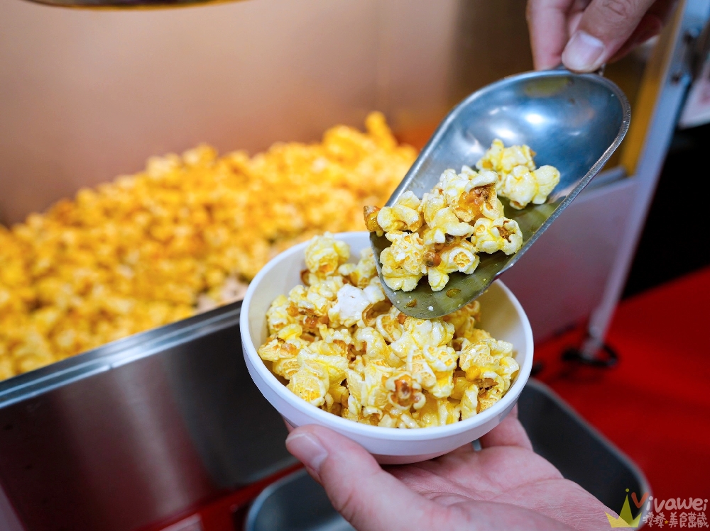 苗栗市美食｜『紅吱吱平價牛排館-苗栗店』排餐只要180元起~可免費加麵一次！自助吧享濃湯,爆米花,抹醬吐司,冷熱飲,霜淇淋免費吃到飽！