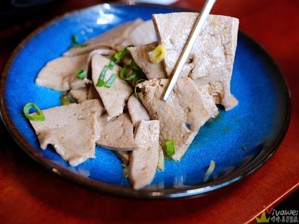 苗栗大湖美食｜『牛宮牛肉麵』大湖晚餐新選擇！免費停車+創意牛肉麵！必吃刺身菲力牛肉麵+手工水餃超有記憶點！