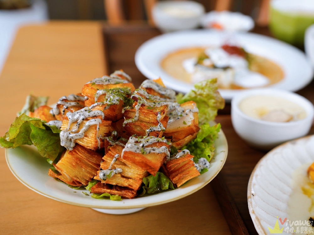 宜蘭員山美食｜『Walk In House 沃客宅』有停車場的質感民宿餐廳～專賣炸物,簡餐,火鍋,甜點,咖啡飲品！