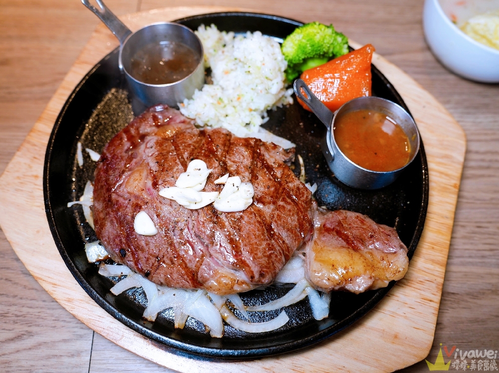 桃園中壢美食｜『慕特牛排中原店』排餐350元起～有自助吧及薯條無限續～附設免費停車場！