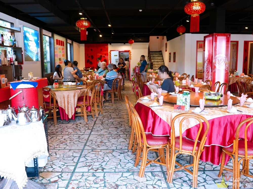 桃園龍潭美食｜『桃群客家活魚餐廳』龍潭大池周邊～附設免費停車場！餐點豐富多元又好吃的熱炒桌菜餐廳！