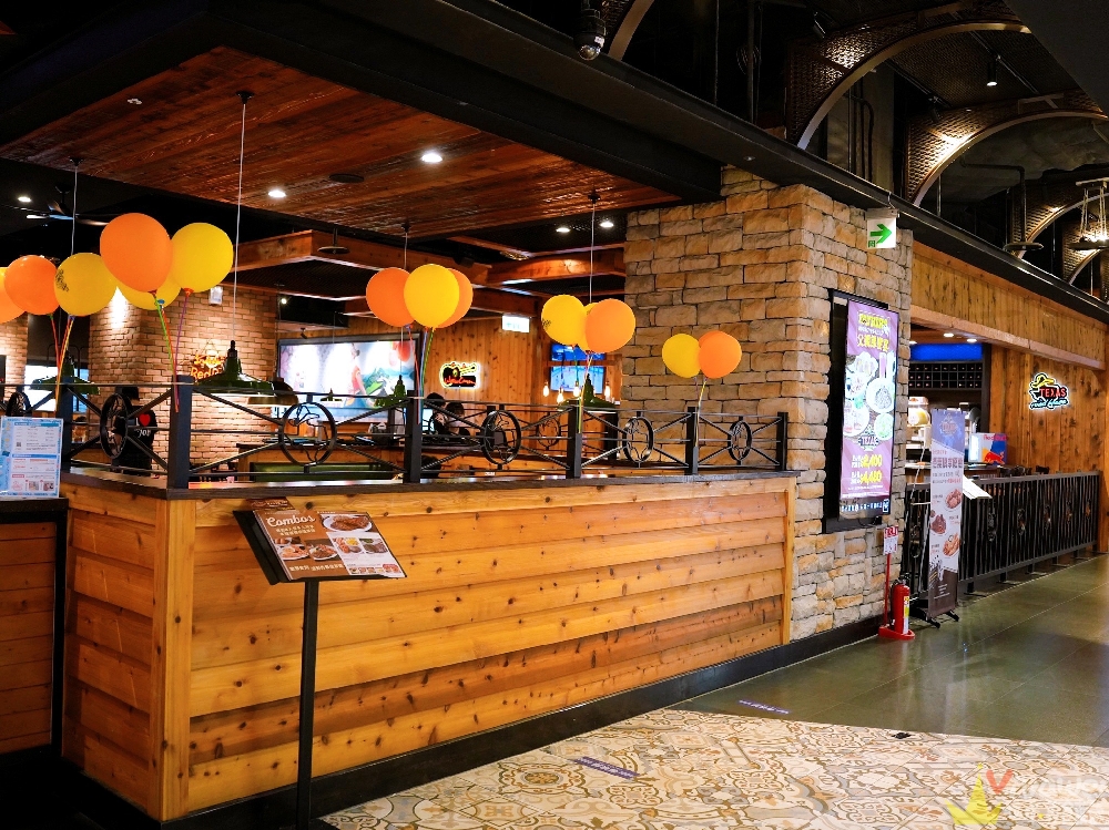桃園中壢美食|『Texas Roadhouse 德州鮮切牛排』青埔新光影城/置地廣場xpark二樓!美式排餐專賣店~內用餐包&花生無限吃到飽! 桃園中壢美食|『Texas Roadhouse 德州鮮切牛排』青埔新光影城/置地廣場xpark二樓!美式排餐專賣店~內用餐包&花生無限吃到飽!