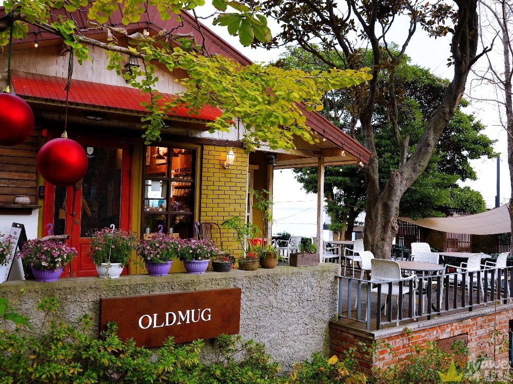 韓國釜山美食｜『OLDMUG』松亭海邊療癒系甜點咖啡廳～可愛熊熊蛋糕,草莓拿鐵與扁可頌開箱！