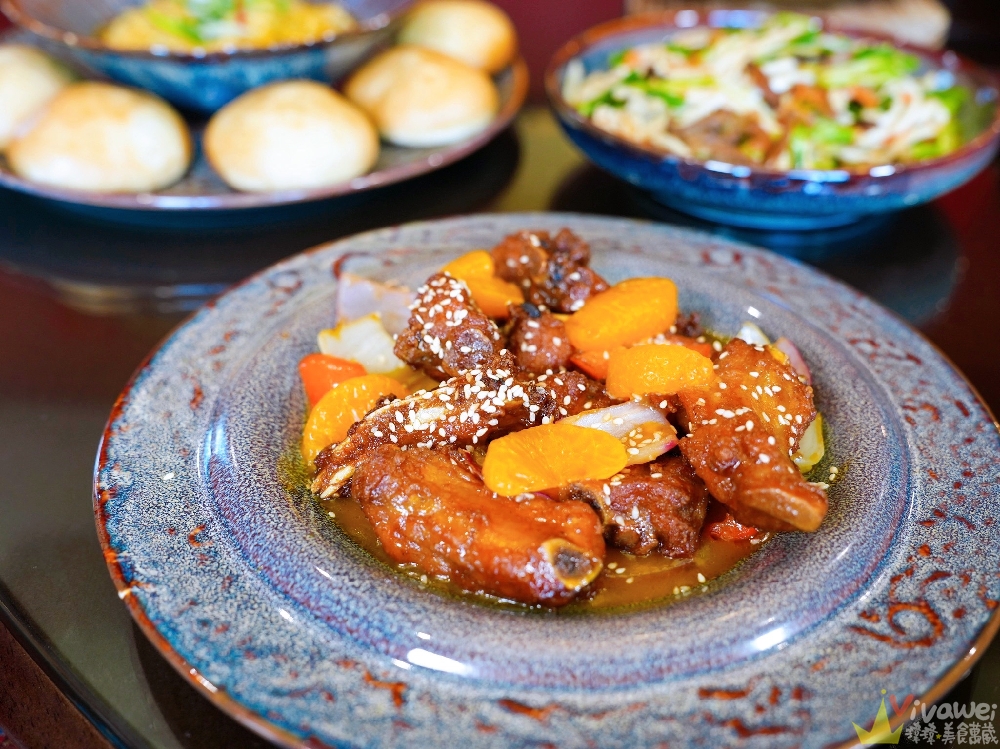 苗栗三灣美食｜『龍叔伯庭園餐館』超氣派的客家私房台菜餐廳～餐點品項豐富又好吃～親子友善且附設免費停車場！