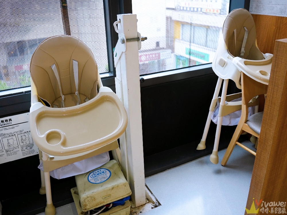 桃園市美食｜『炙り庵steak牛排』桃園車站新開幕！嚴選牛肉現煎炙燒～自助區誠意滿滿～牛滷肉飯,味噌湯,炸薯條通通無限續！