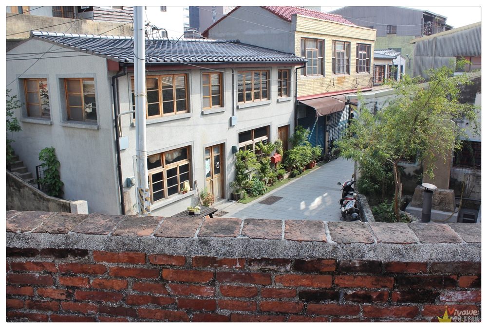 台南旅遊景點推薦｜『信義街&兌悅門(二級古蹟)』適合散步外拍的老建築新風貌