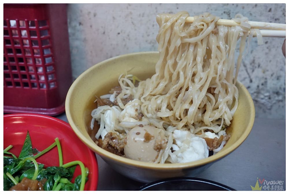 台北中山美食｜『晴光意麵』晴光市場內的老字號小吃－簡單又好吃的意麵和小菜！