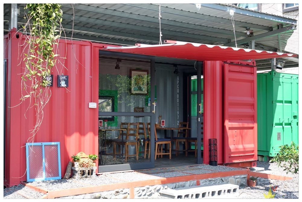 宜蘭冬山美食｜『梅花民宿 322 CafeHouse』悠閒的下午茶時光-這裡有好看好拍的鐵皮貨櫃屋和平價甜點!