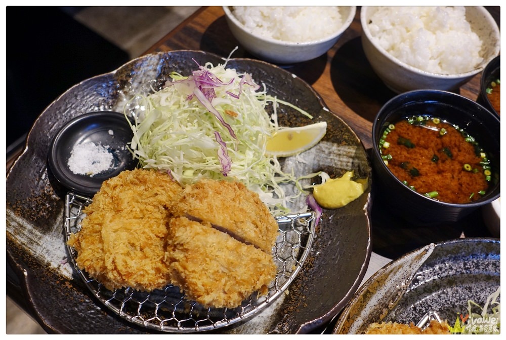 日本熊本美食｜『勝烈亭』酥脆好吃的豬排飯-推薦平日限定的超值商業午餐!