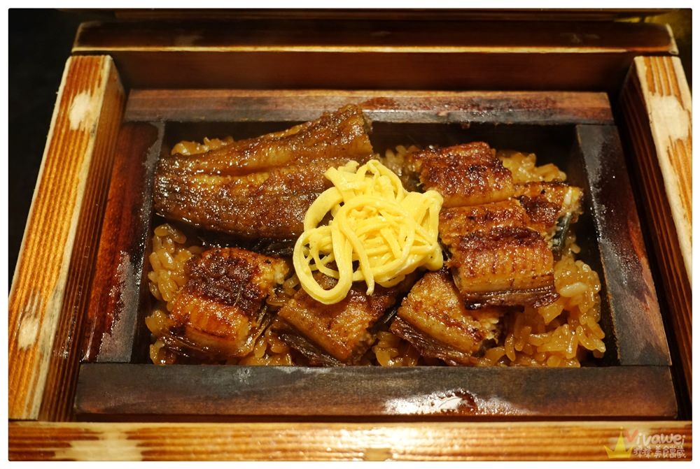 日本福岡美食｜『柳川屋鰻魚飯』不用大老遠跑到柳川-在博多車站周邊也有特色鰻魚蒸飯!
