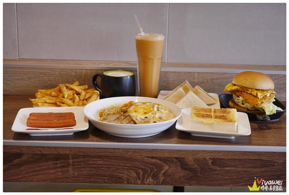 桃園平鎮美食｜『飽嗝Burger』輕工業風的舒適環境-多樣化早餐Brunch專賣!
