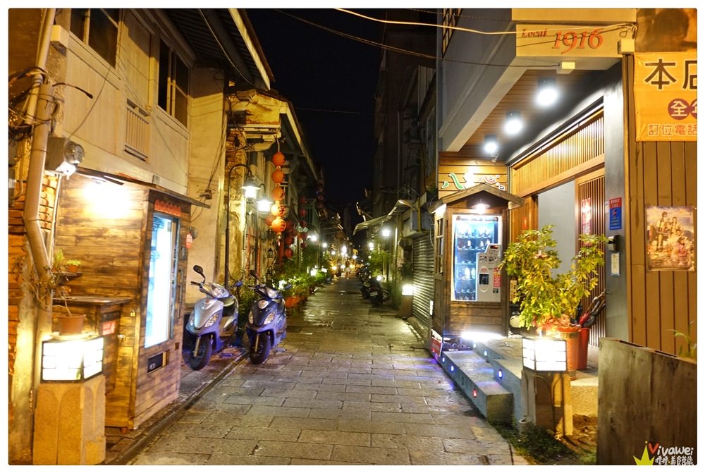 台南旅遊景點｜『神農街』漫步在超好拍的復古街道-白天黑夜皆有不同風貌!