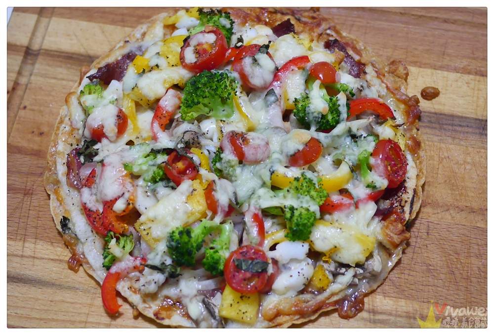 居家食譜分享|| 蛋餅皮DIY披薩Pizza好好吃!材料準備超方便~製作過程大公開!
