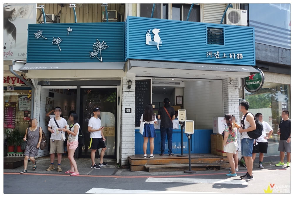 新竹市美食｜『河堤上的貓』2020最新菜單!僅有一家別無分號的超級排隊飲料店~招牌方塊綠奶!
