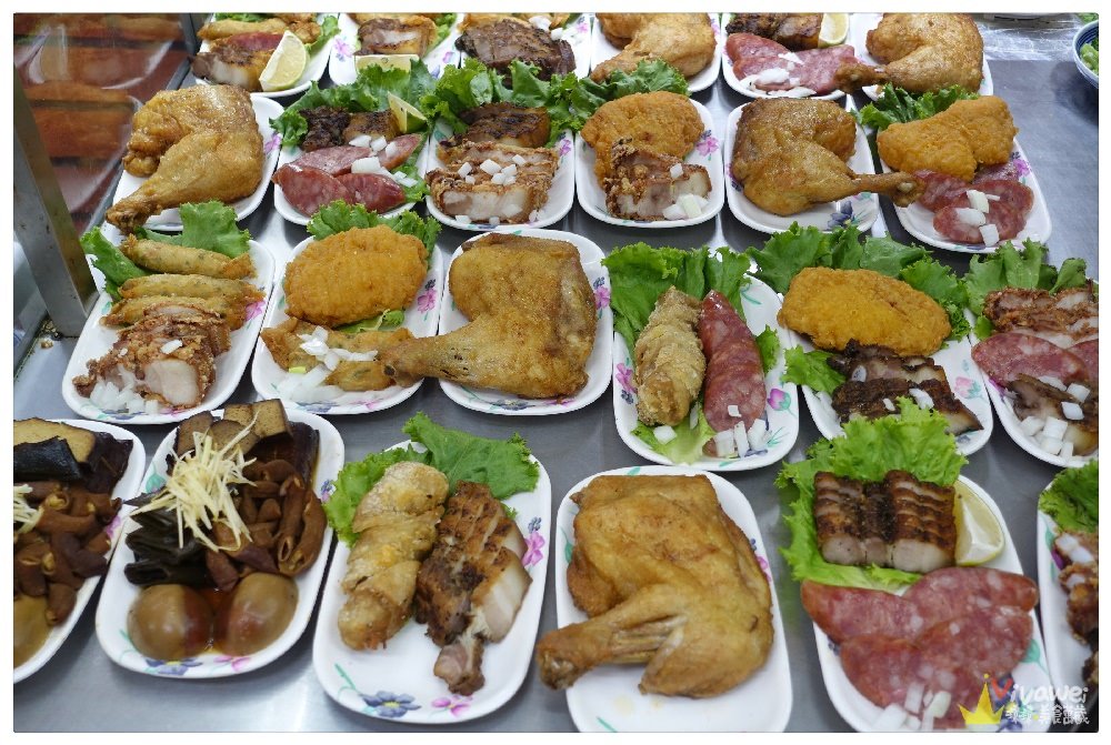 台中西屯美食｜『財神爺滷肉飯』好吃的肥肉滷肉飯還有各式麵線,便當及豐富多樣的小菜!