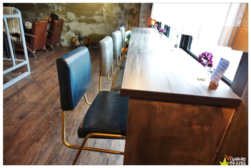 新竹竹北美食｜『F.A.長椅咖啡』有插座,有WIFI,不限時~可以久坐的悠閒下午茶咖啡廳!