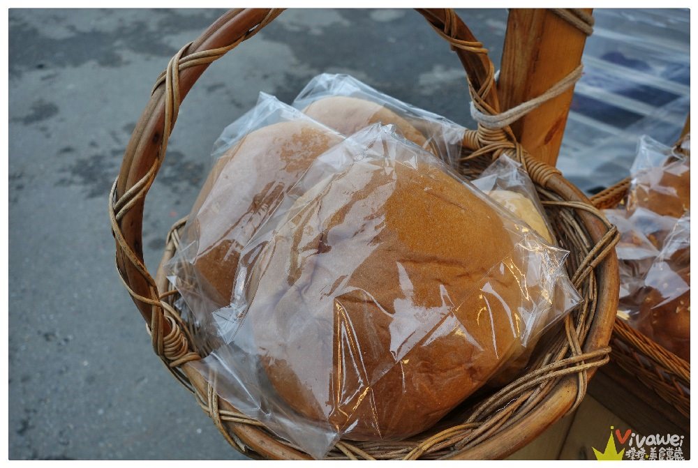 苗栗卓蘭美食｜『一豆麵包』在地行動麵包攤車~販售天然酵母發酵的手作麵包和招牌優格球!