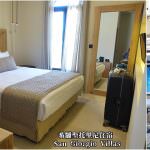 即時熱門文章：希臘聖托里尼住宿｜『San Giorgio Villas』地點優但房間小~含免費接送及隔夜寄放行李服務!