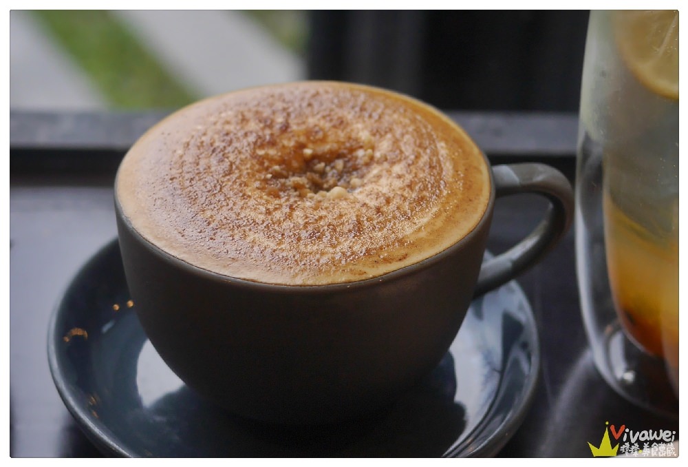 宜蘭頭城美食｜『黑宅咖啡BLACK HOUSE CAFE』有插座,有WIFI,不限時的庭園咖啡廳~高單價也高品質!