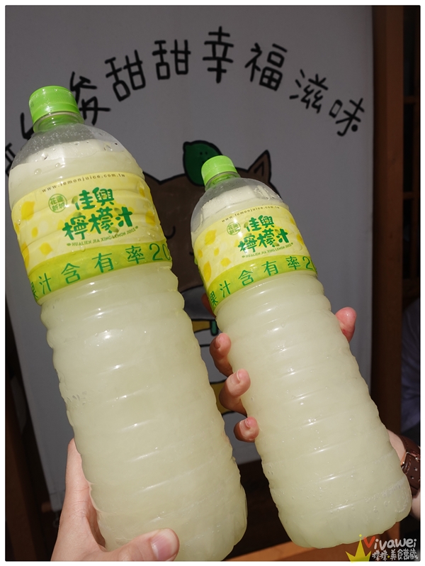 花蓮市美食｜『佳興冰菓店』大排長龍的人潮都為了檸檬汁而來! 熱炒也是夠味好吃~值得品嚐!