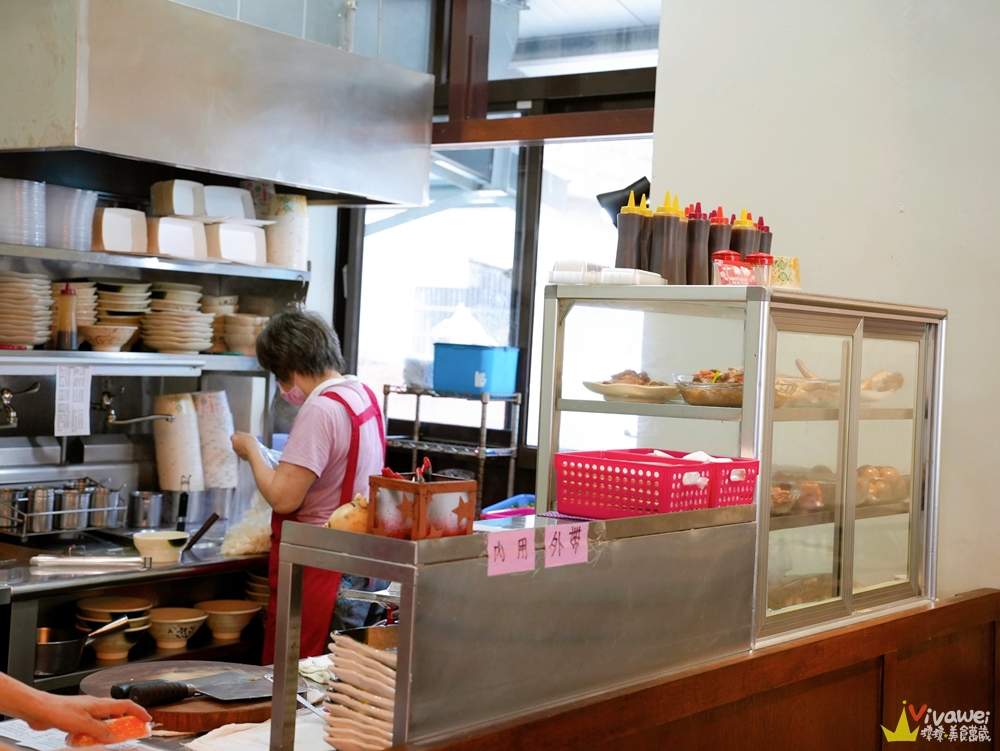 新竹關西美食｜『一銀麵』在異國的巴洛克式風建築內品嚐客家小吃！CP值高的銅板美食！附設免費停車場！