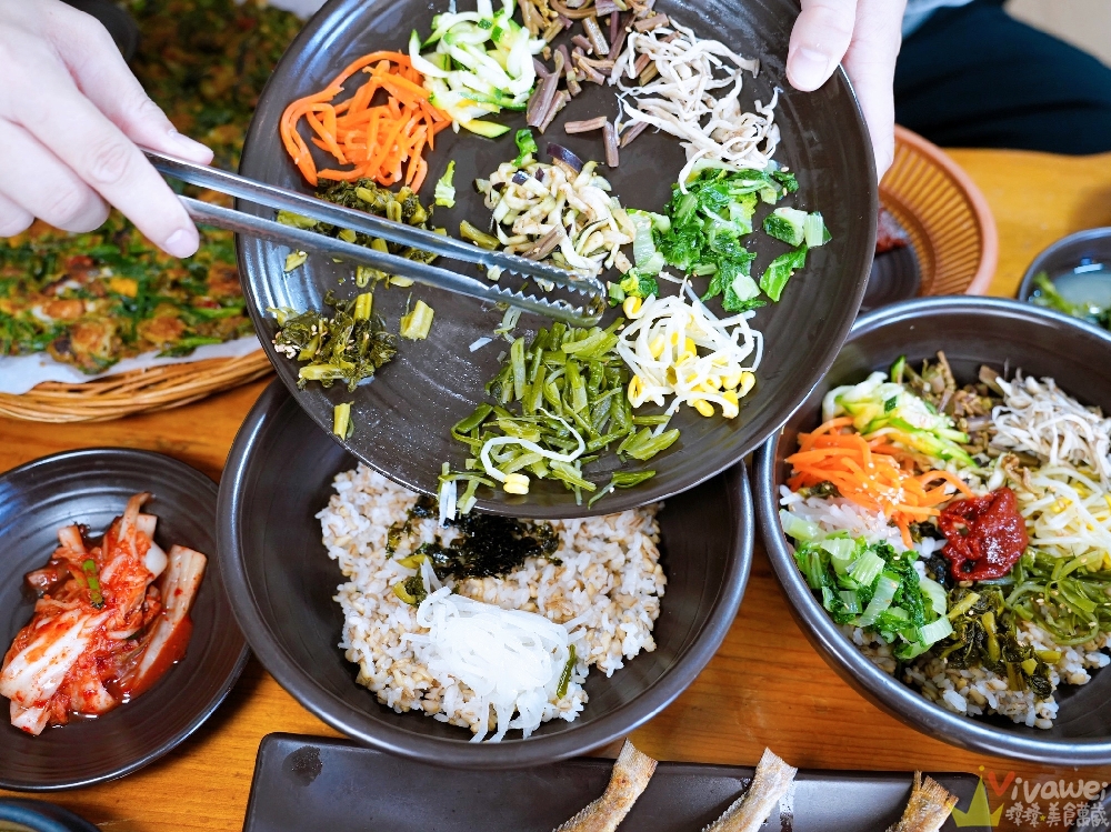 韓國釜山美食｜『옥이보리밥』在地隱藏版的大麥蔬菜拌飯~搭配現煎黃魚和海鮮煎餅~超澎湃的在地韓食餐廳！
