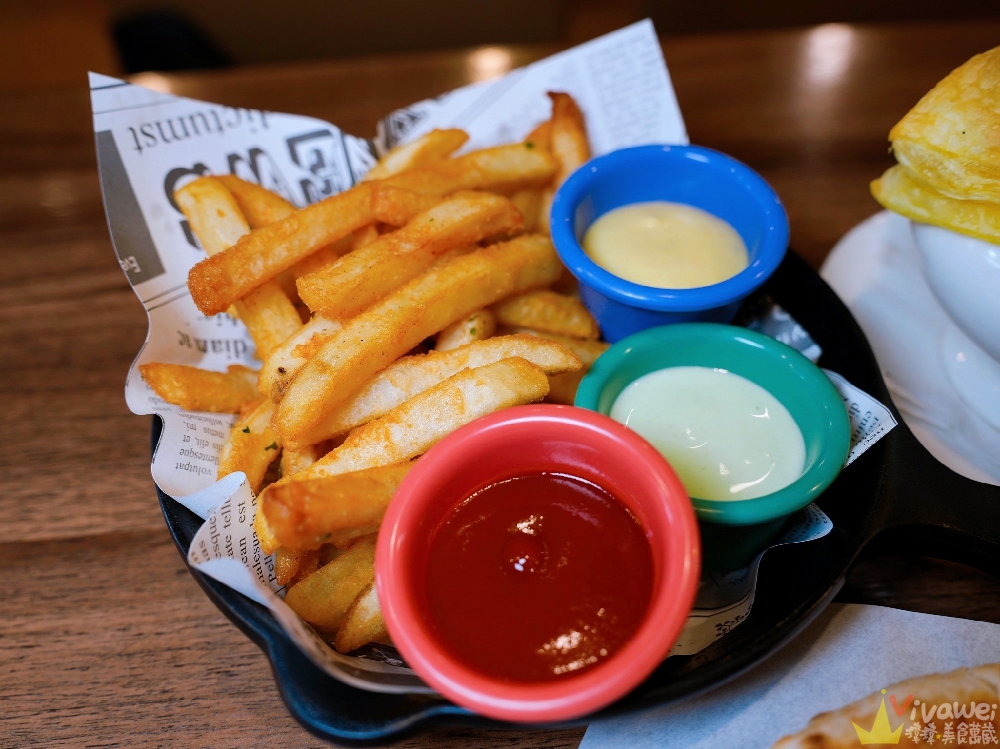 桃園中壢美食｜『Mint Pasta 中原店』高CP值的義大利麵&焗烤&手工窯烤披薩～還有貼心供應素食餐點！