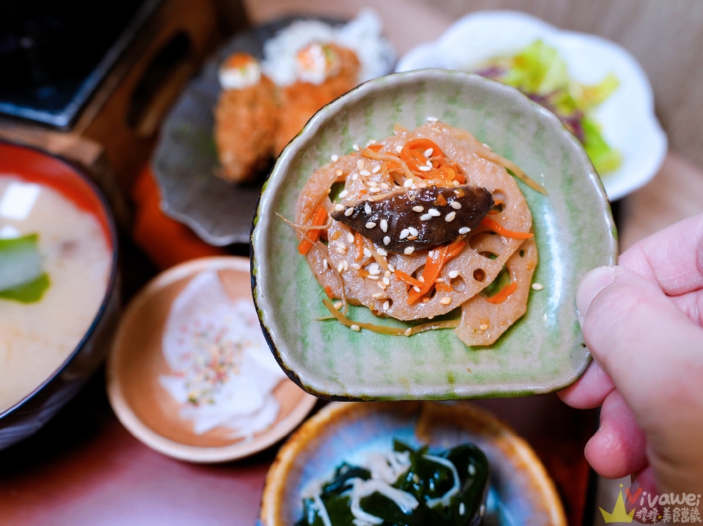 桃園中壢美食｜『坐著做。員工食堂』中壢SOGO周邊的日式定食料理~平日下午14:00-17:00享定食69折優惠！