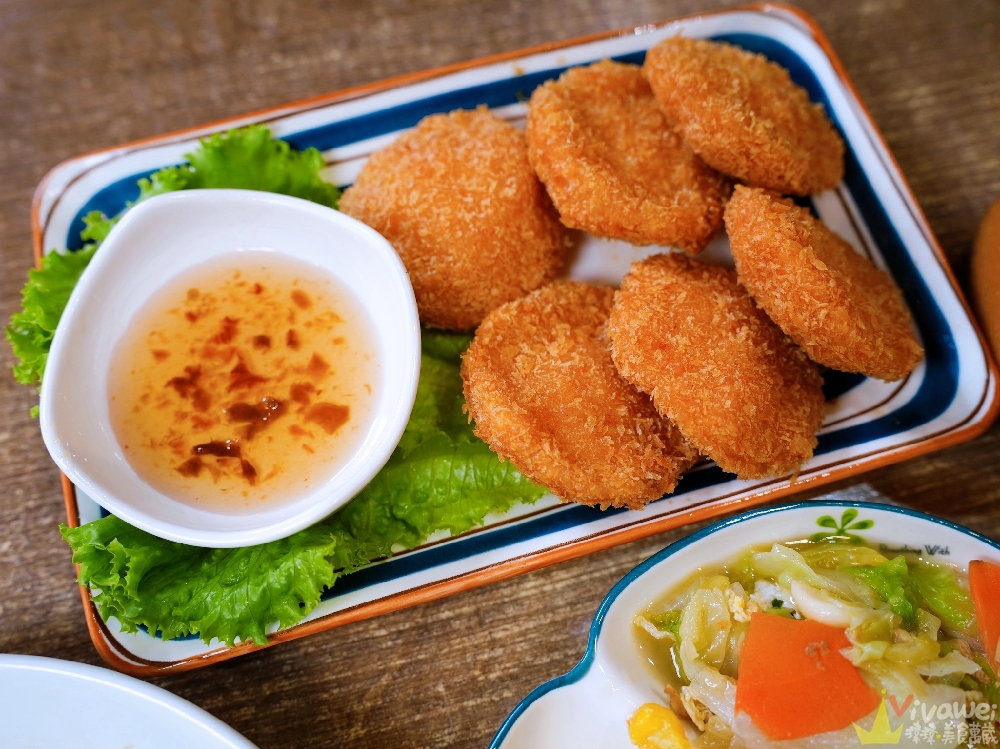 桃園中壢美食｜『壹食貳香』內壢專賣中式與泰式的美味小餐館！必吃雞腿炒飯&金錢蝦餅！