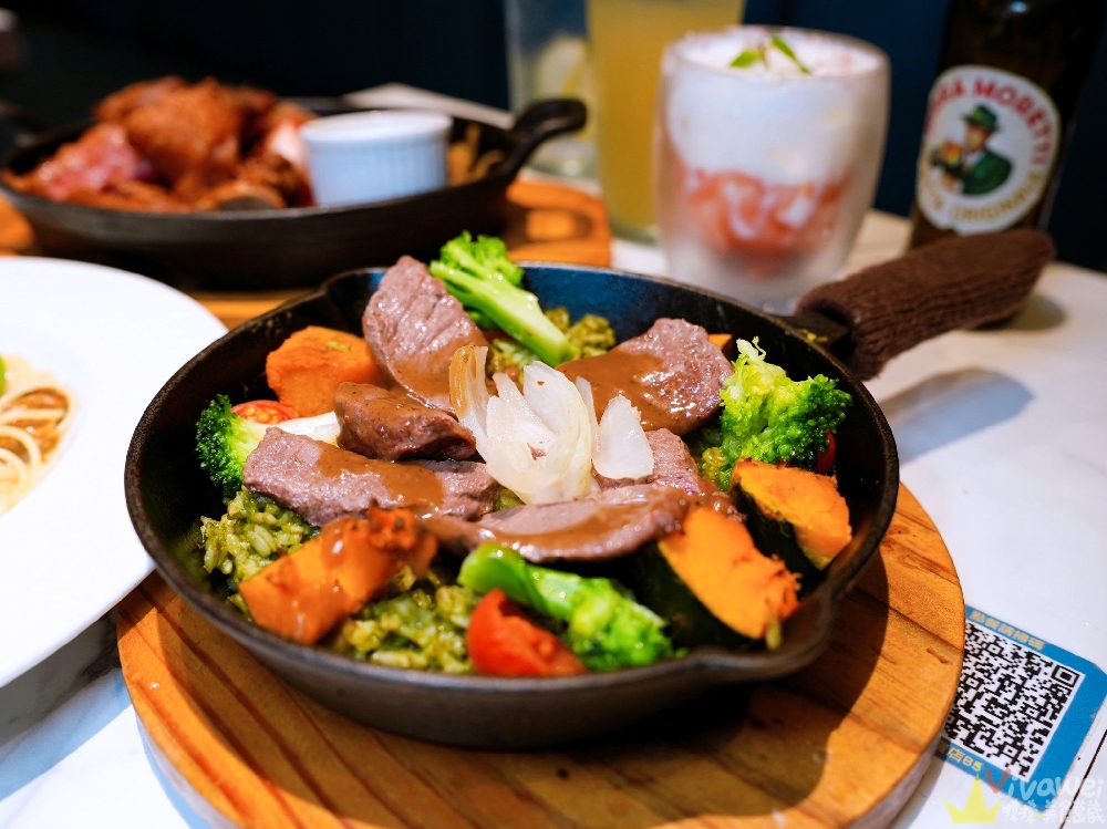 台中后里美食｜『Mövenpick Café- 莫凡彼台中麗寶店』兒童遊樂區&寵物友善餐廳~餐點好吃無雷的聚餐選擇！