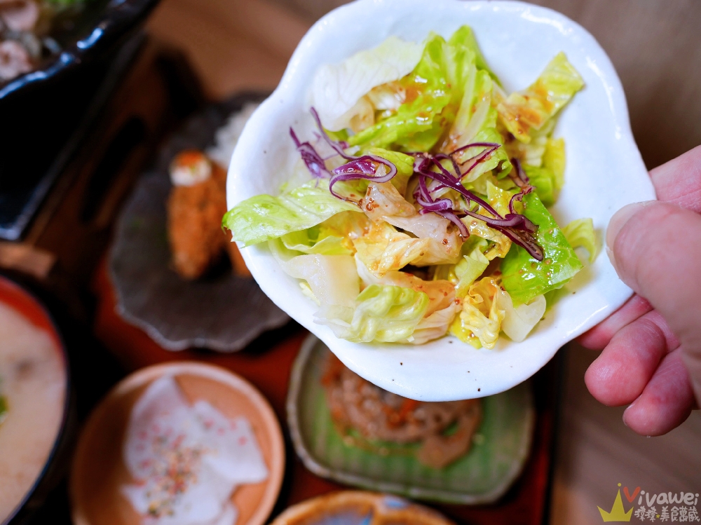 桃園中壢美食｜『坐著做。員工食堂』中壢SOGO周邊的日式定食料理~平日下午14:00-17:00享定食69折優惠！