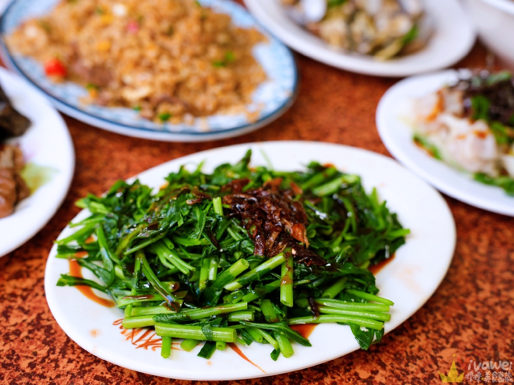 苗栗市美食｜『真香小吃』平價熱炒小吃~還有麵食和炒飯~內用有冷氣開放還有冬瓜茶免費暢飲~