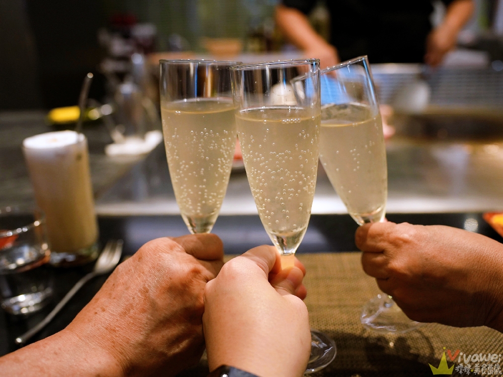 苗栗市美食｜『賞鐵板料理』適合約會和慶生聚餐的質感鐵板料理！親子友善～附免費停車場！