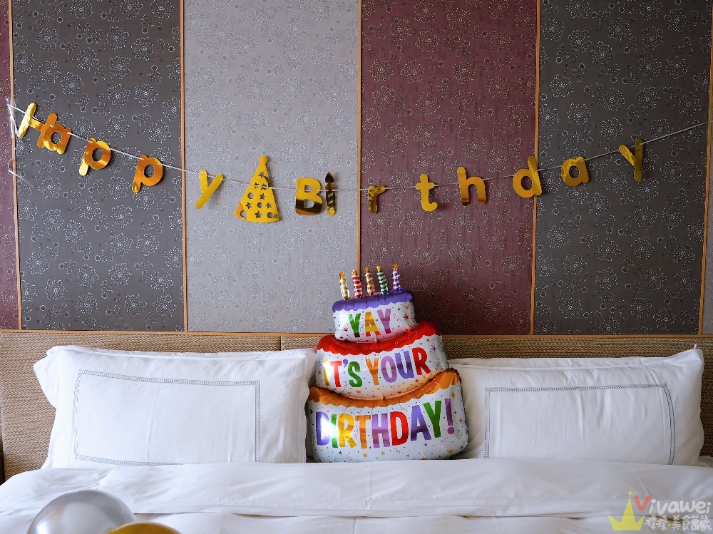 宜蘭礁溪住宿｜『長榮鳳凰酒店(礁溪)』開箱生日我最大方案&鳳凰飴號！客房生日布置&免費生日蛋糕！鳳凰飴號的星巴克咖啡下午茶&晚上Happy Hour暢飲！