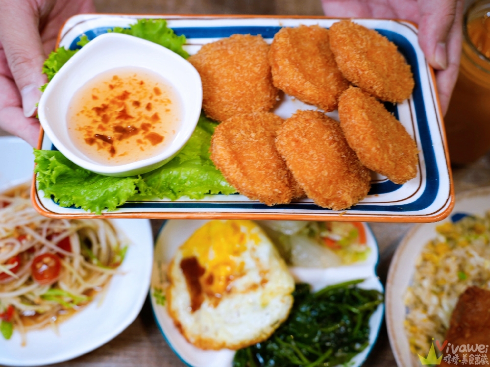 桃園中壢美食｜『壹食貳香』內壢專賣中式與泰式的美味小餐館！必吃雞腿炒飯&金錢蝦餅！