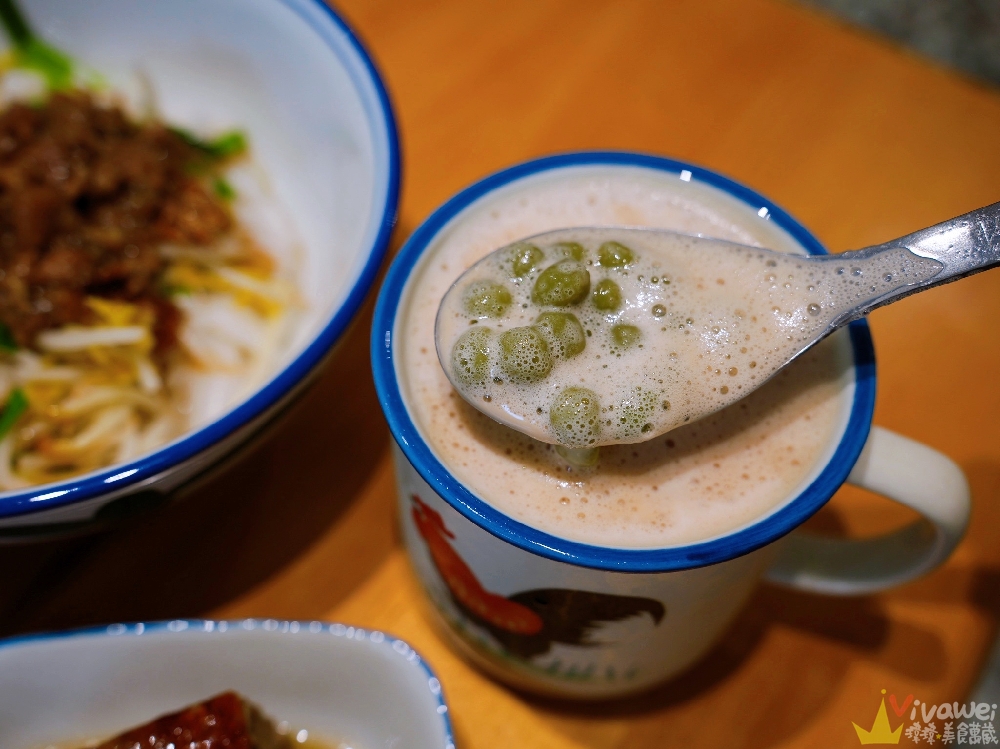 苗栗市美食｜『興旺發飲食』溫馨舒適的小吃店～必點國宴乾板條&控肉飯～還有特色艾草圓紅茶拿鐵！