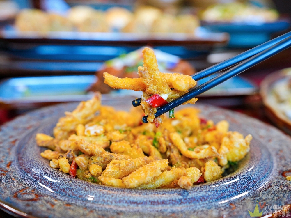 苗栗三灣美食｜『龍叔伯庭園餐館』超氣派的客家私房台菜餐廳～餐點品項豐富又好吃～親子友善且附設免費停車場！