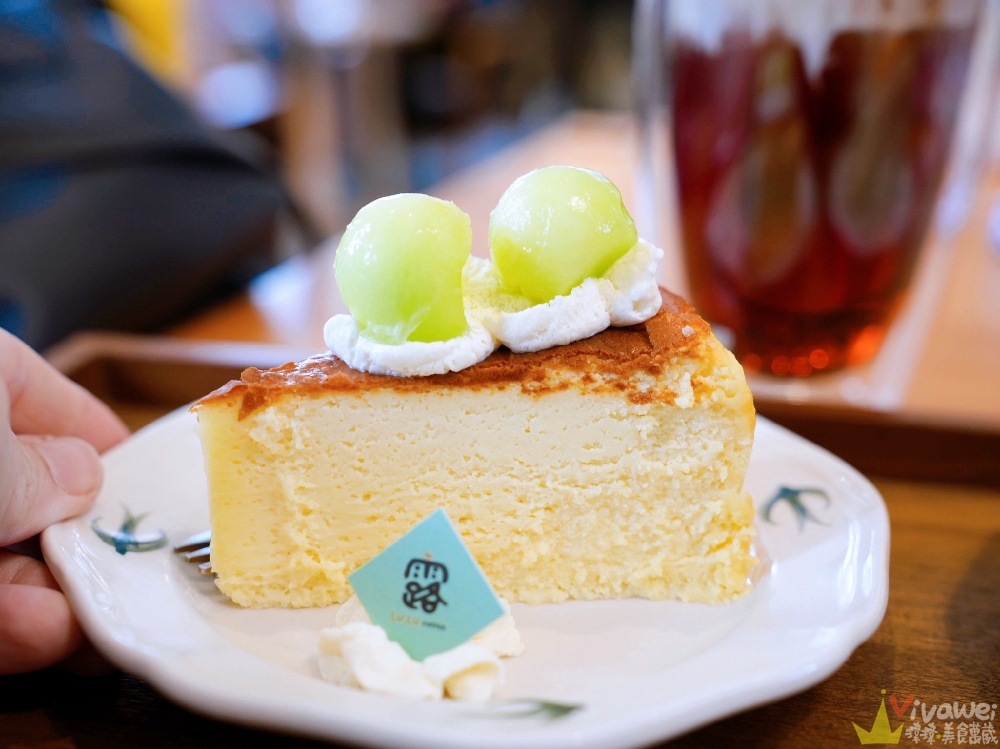 宜蘭三星美食｜『露露咖啡Lulü Coffee』免費停車、人氣炸雞飯糰套餐、甜點下午茶一次滿足！