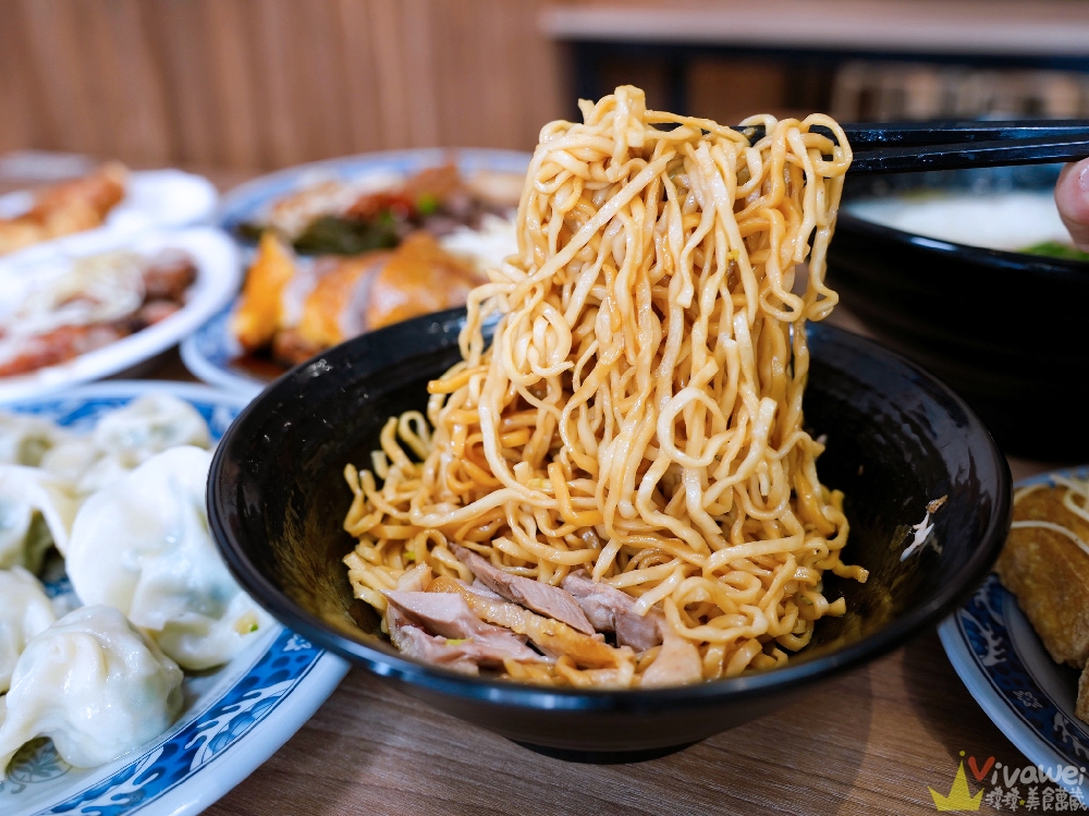 苗栗市美食｜『林家鴨香飯』必吃懷舊鴨香飯~還有炸紅燒肉,炸豆腐,蝦捲及綜合滷味等品項！