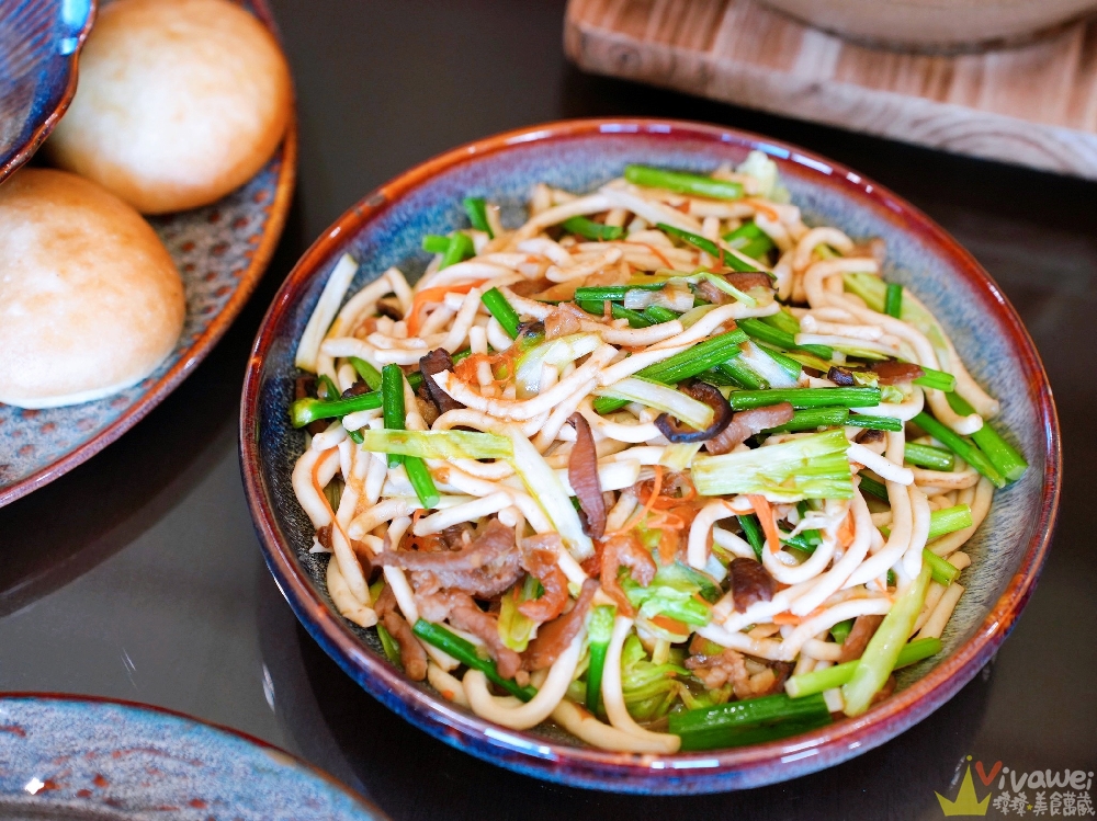 苗栗三灣美食｜『龍叔伯庭園餐館』超氣派的客家私房台菜餐廳～餐點品項豐富又好吃～親子友善且附設免費停車場！