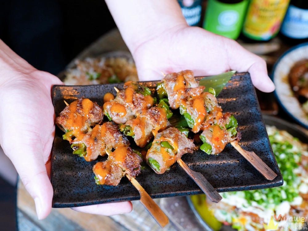 台北中山美食｜『ABV日式居酒館-台北中山店』最具話題性的稻草燒盛合！還有大阪燒,廣島燒,串燒等日式美食~搭配300多款精釀啤酒~小酌小聚的深夜美食首選！