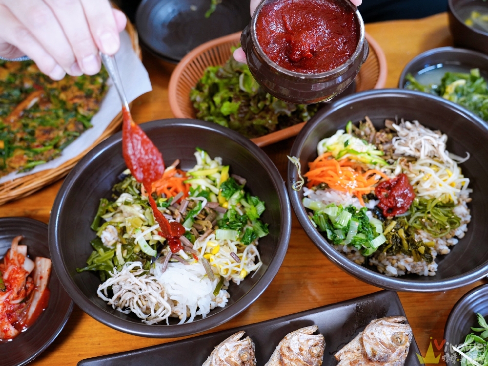 韓國釜山美食｜『옥이보리밥』在地隱藏版的大麥蔬菜拌飯~搭配現煎黃魚和海鮮煎餅~超澎湃的在地韓食餐廳！