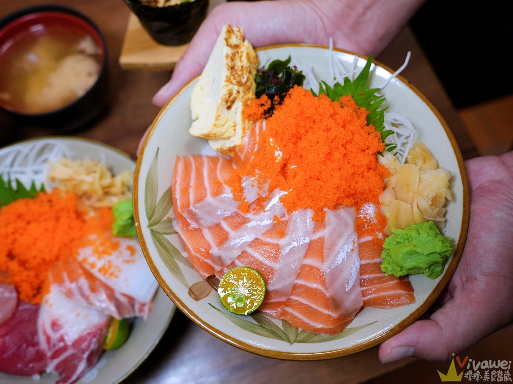 桃園平鎮美食｜『壹鮨丼』平價壽司及生魚片丼飯！內用享湯品及熱茶免費暢飲！