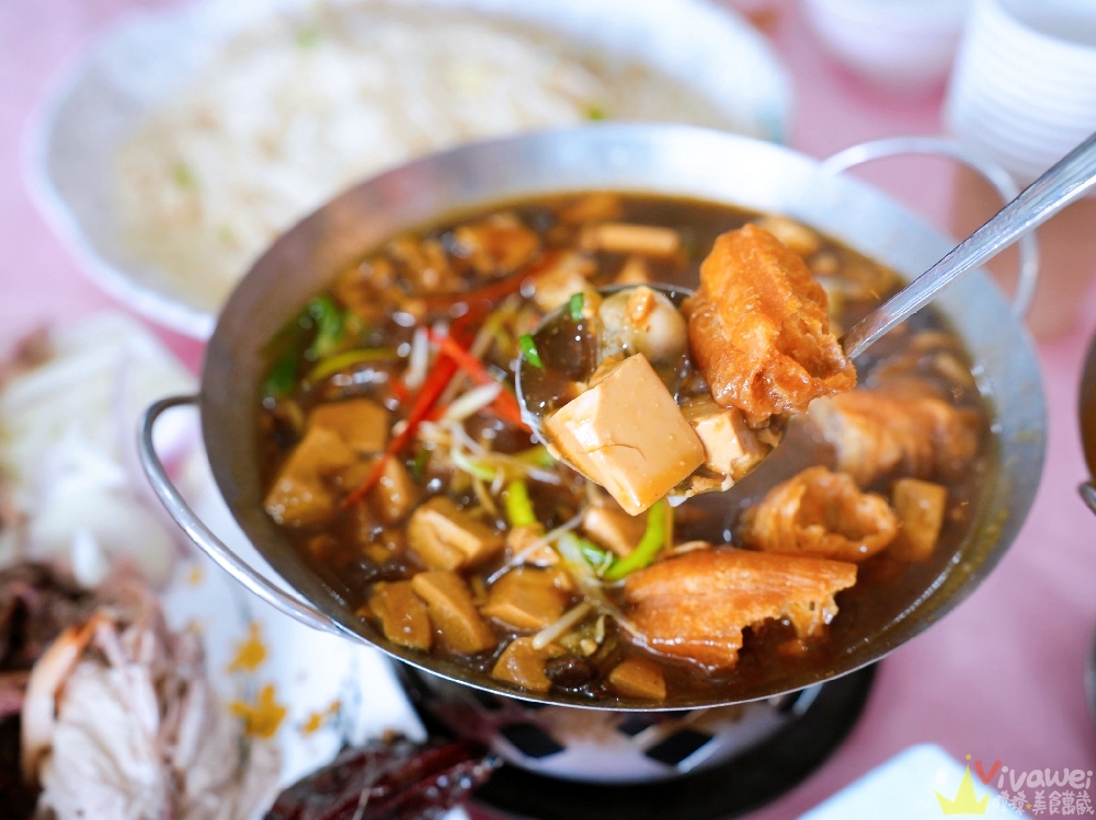 宜蘭壯圍美食｜『大仁哥蔗香脆皮桶仔雞-旗艦總店』多人聚餐合菜餐廳~招牌甘蔗脆皮桶仔雞須提前預訂！