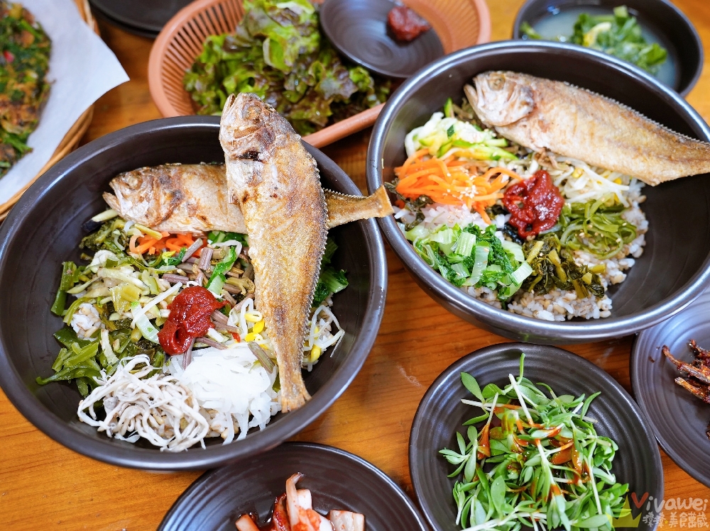 韓國釜山美食｜『옥이보리밥』在地隱藏版的大麥蔬菜拌飯~搭配現煎黃魚和海鮮煎餅~超澎湃的在地韓食餐廳！
