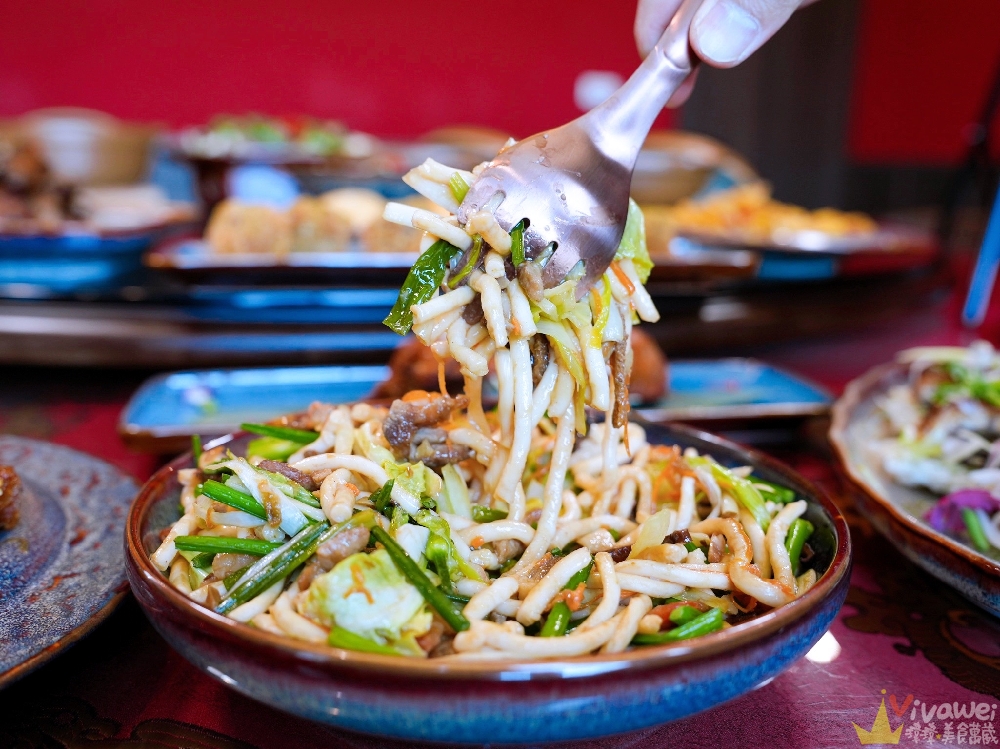 苗栗三灣美食｜『龍叔伯庭園餐館』超氣派的客家私房台菜餐廳～餐點品項豐富又好吃～親子友善且附設免費停車場！