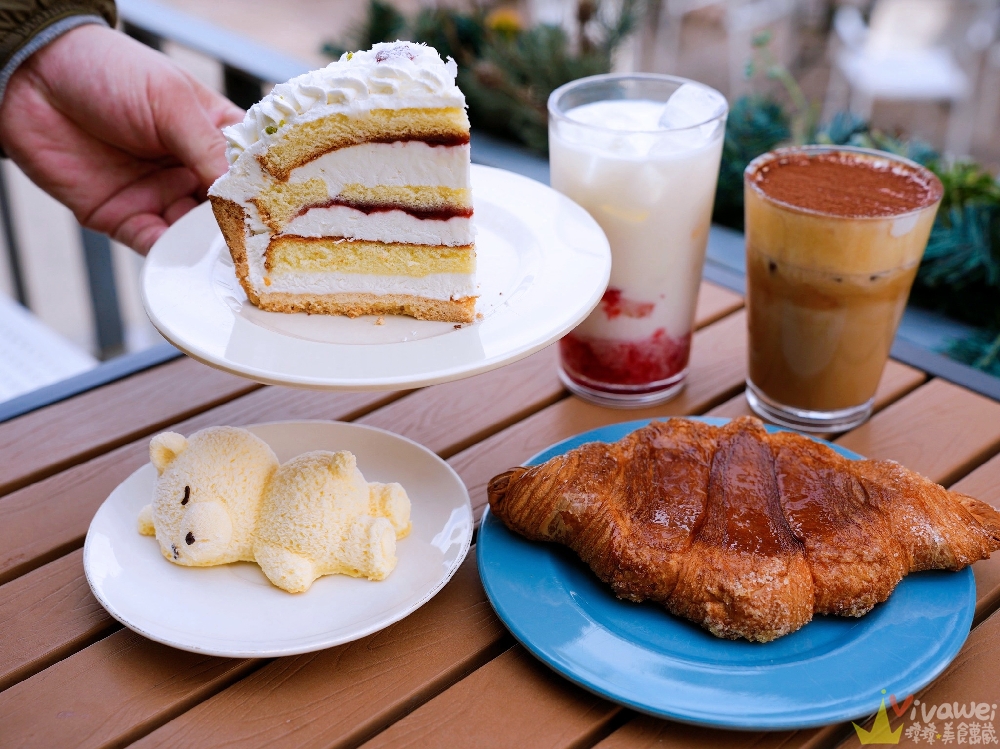 韓國釜山美食｜『OLDMUG』松亭海邊療癒系甜點咖啡廳～可愛熊熊蛋糕,草莓拿鐵與扁可頌開箱！