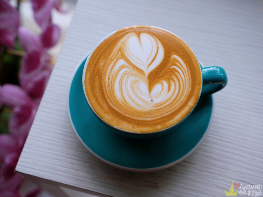 苗栗三義美食｜『浪漫城市咖啡 Everwist Café』不限時質感系咖啡館！必吃肉桂捲、老奶奶檸檬蛋糕與椰香咖啡！