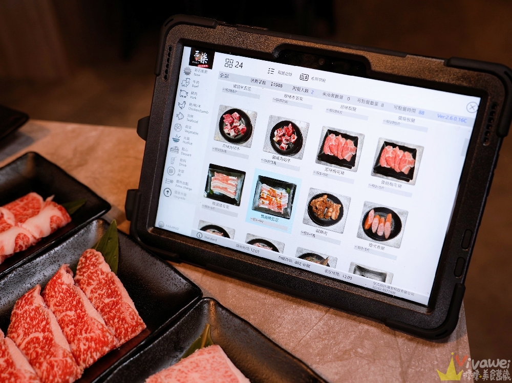 桃園市美食｜『三柒燒肉專門店-桃園中華店』桃園火車站新開幕燒肉吃到飽！日本A5和牛+波士頓龍蝦+松葉蟹腳+鱈場蟹腳無限供應～1988元頂級燒肉吃到飽推薦！
