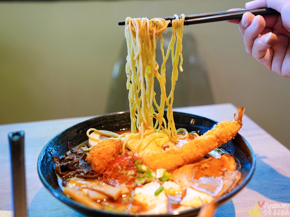南投仁愛美食｜『星嵐拉麵』近清境農場的高海拔拉麵店～親子友善還有桌遊和盪鞦韆～週五,六,日限定自家製麵拉麵！